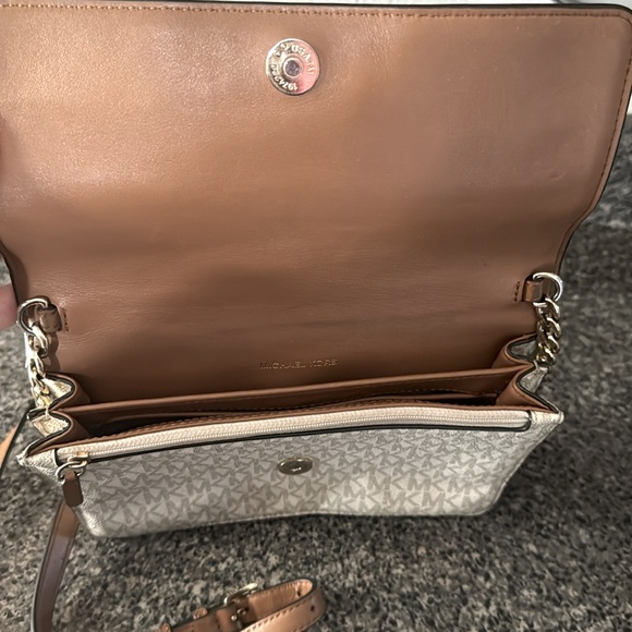 Michael Kors Crossbody Snap Purse - Picture 3 of 4